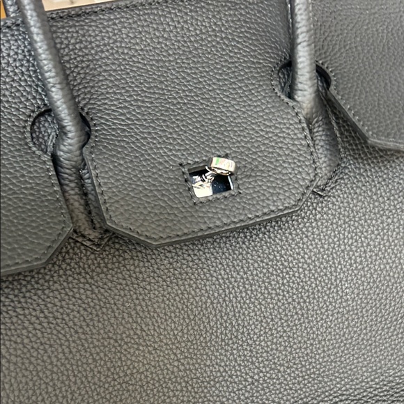 Elegant Black Leather Men's Bag - Picture 6 of 9